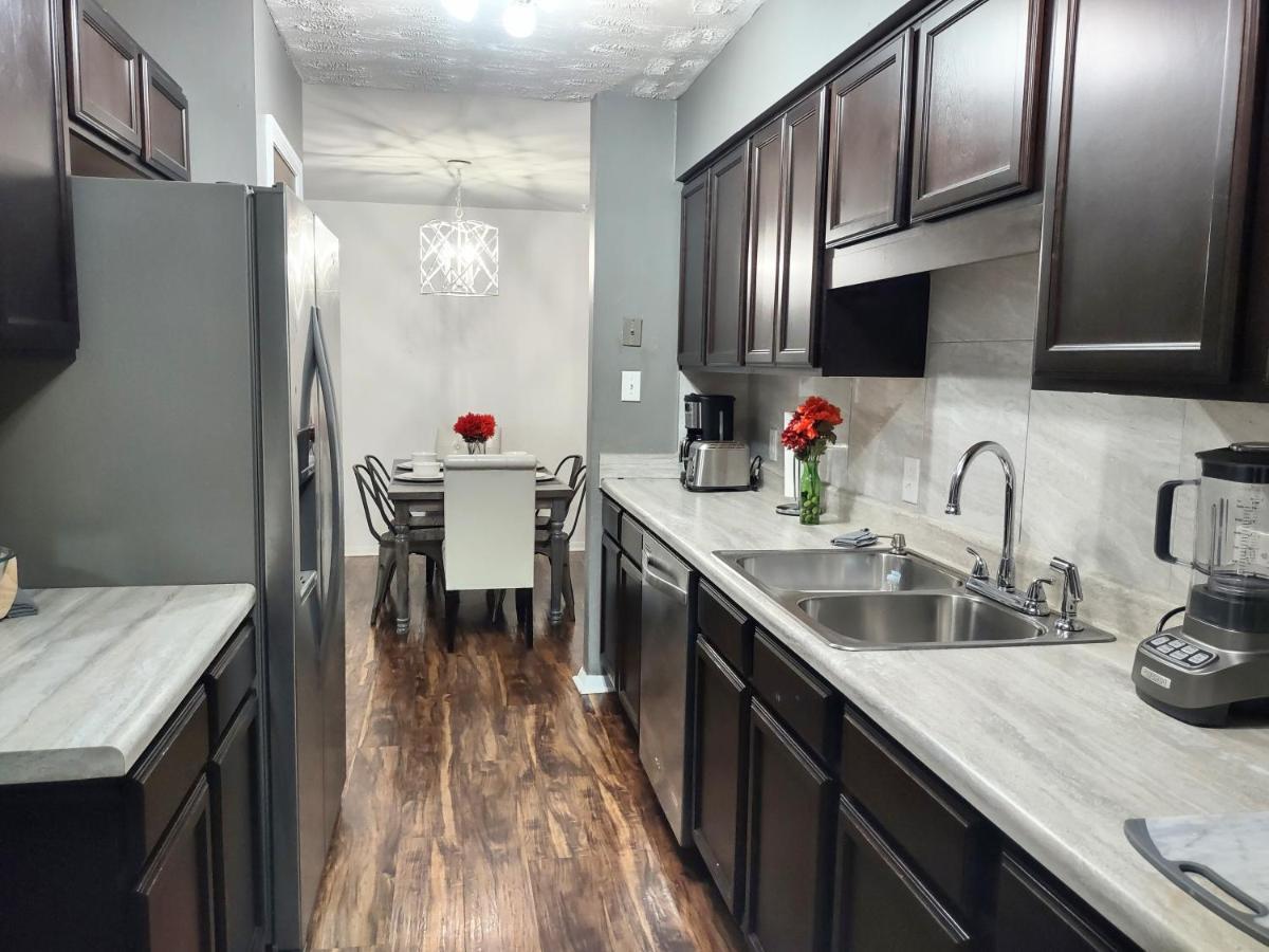 Charming Condo In Central Роли Экстерьер фото