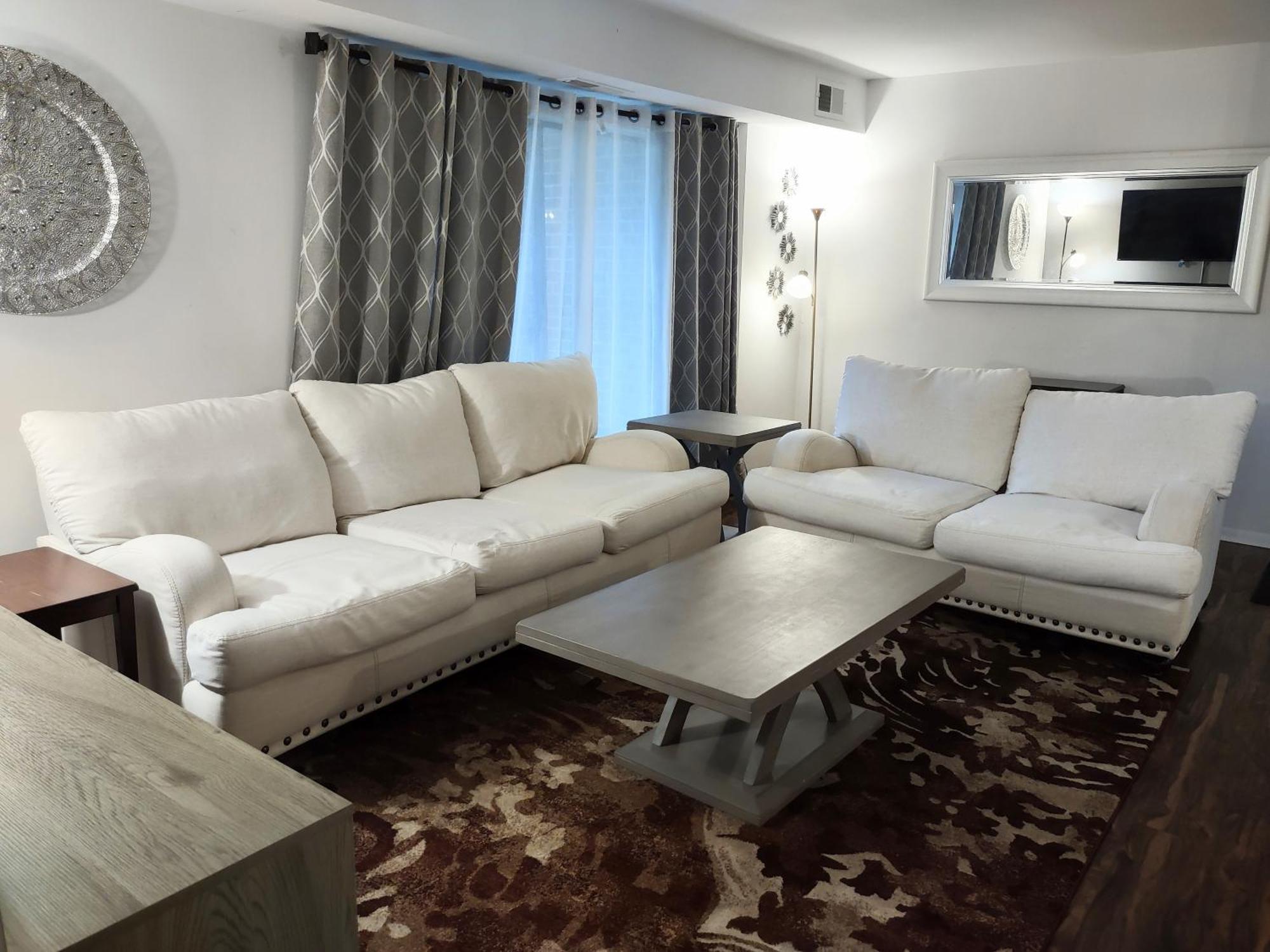 Charming Condo In Central Роли Экстерьер фото